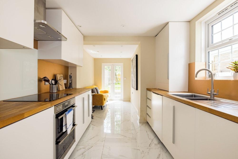 Salisbury Residences by Charles Hope