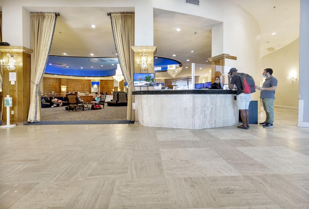 Castle Beach Apartments