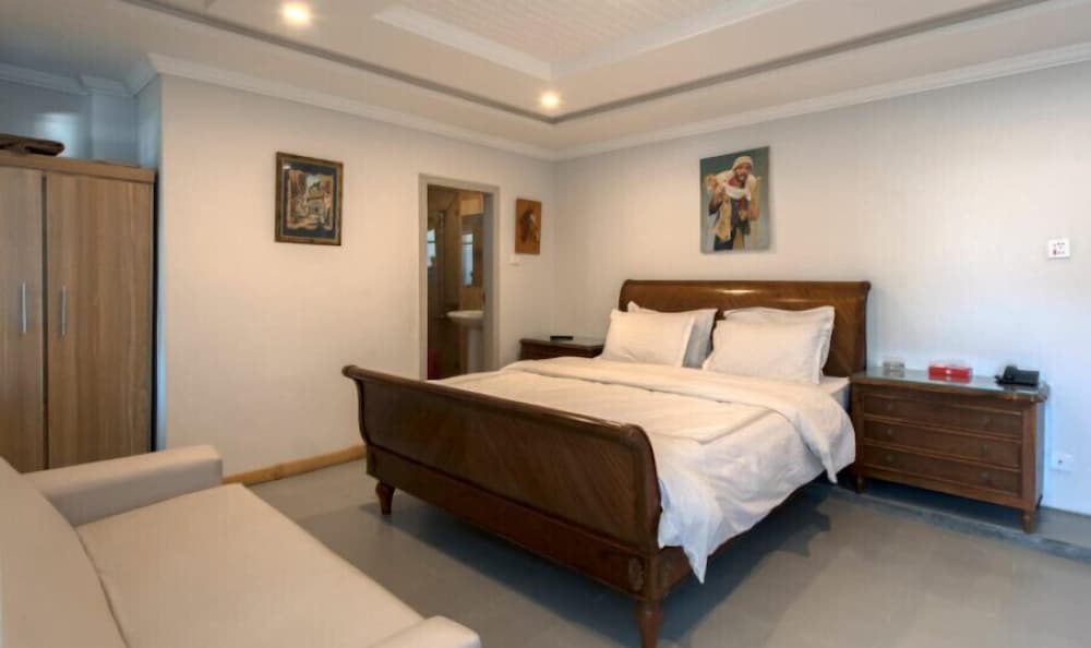 Gawalmandi Serenity Hotel