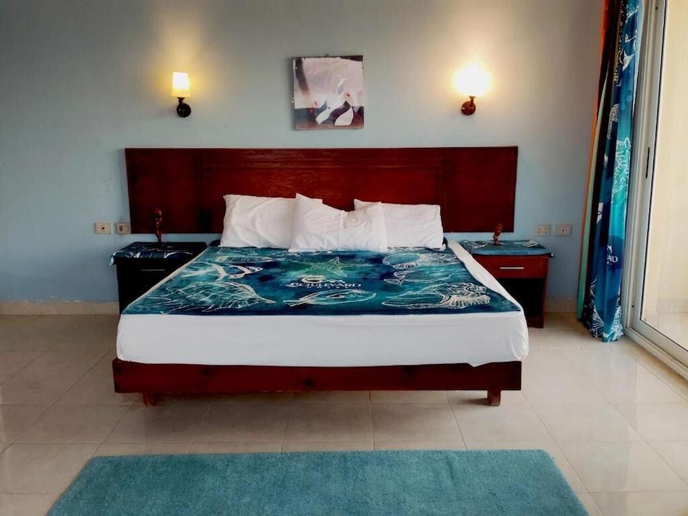 Boulevard Apartment Hotel