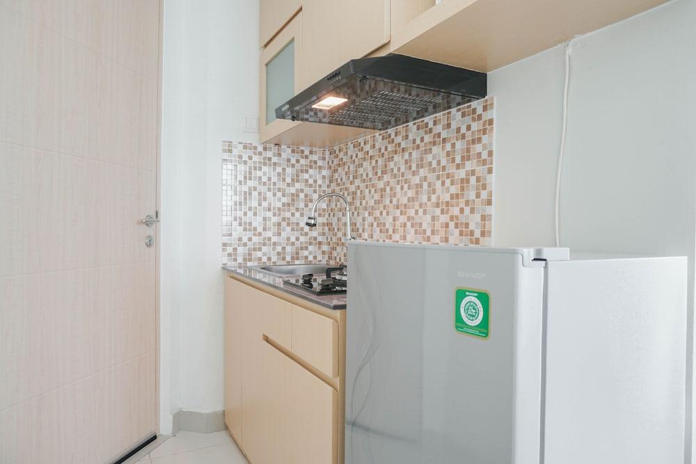 Comfortable and Homey Studio at Amethyst Apartment