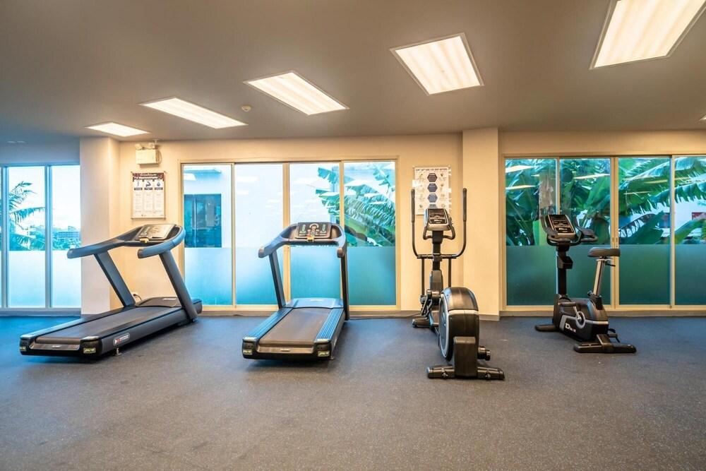 Spacious Apartment With Jacuzzi and Ocean View