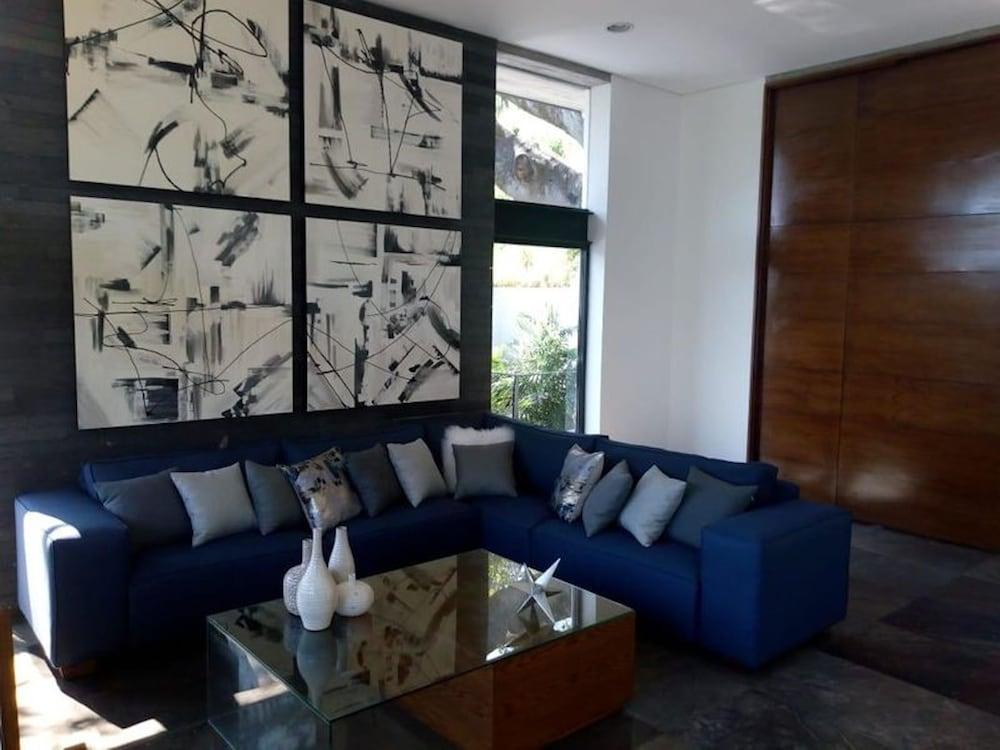 Modern House Palmira