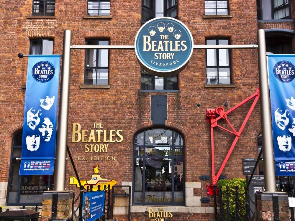 George s Studio Liver House