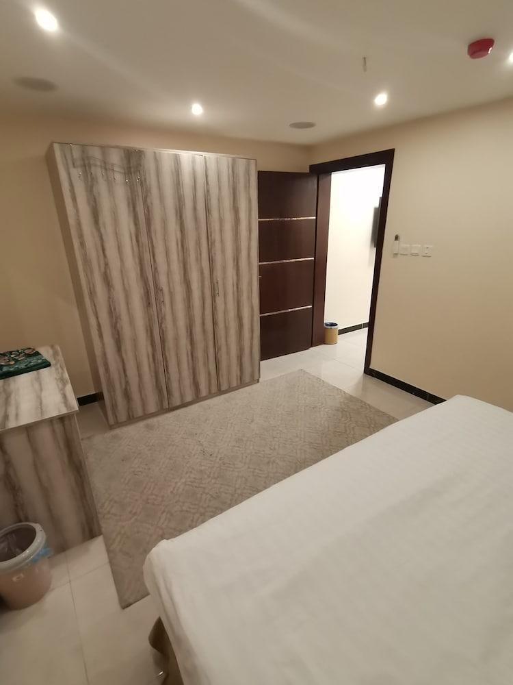 Private Luxury Apartments - Al Khozama