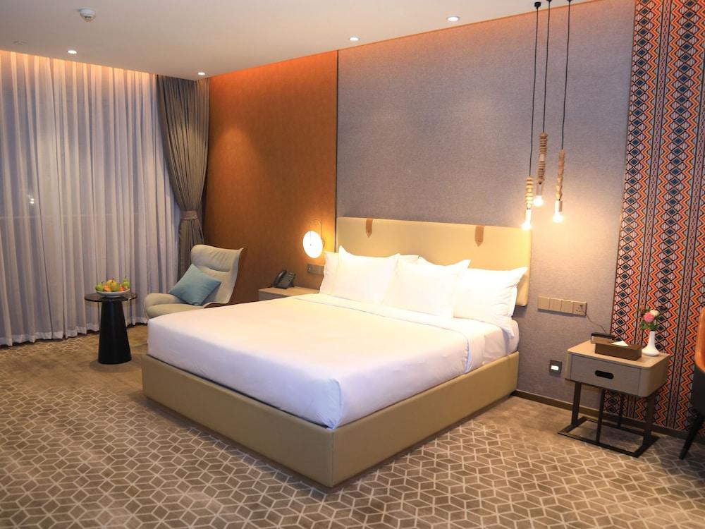 Skylight In-Terminal Hotel