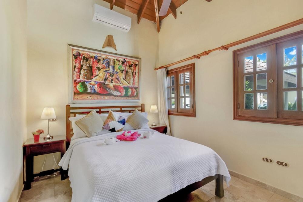 Beautiful Villa with Pool Gym and Maid