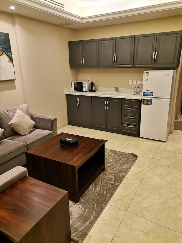 Fakhamat Al Dyafah Serviced Apartment