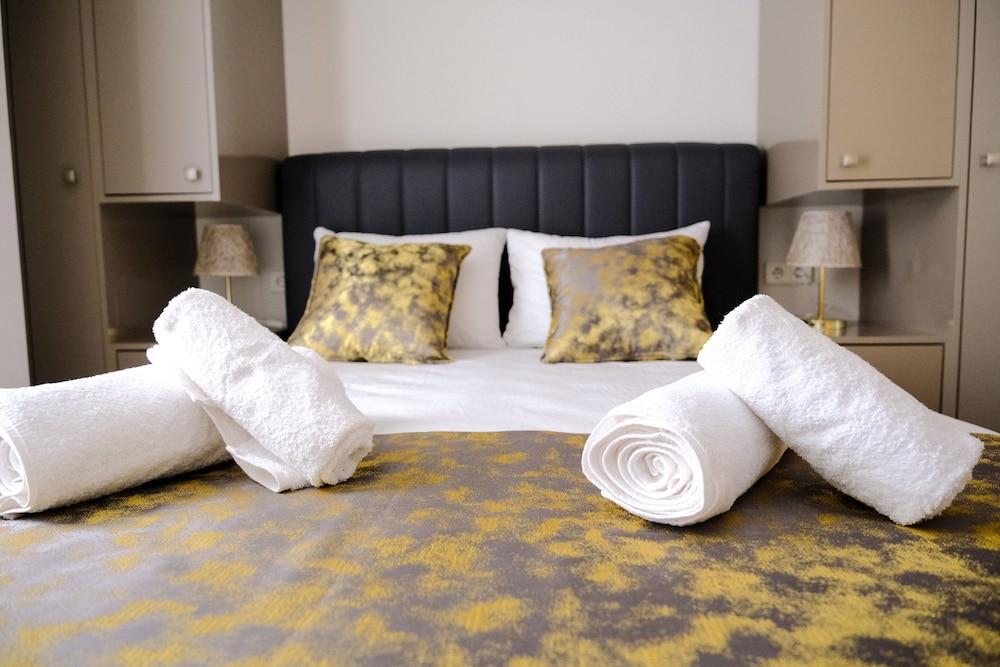 Ozgur City Residence