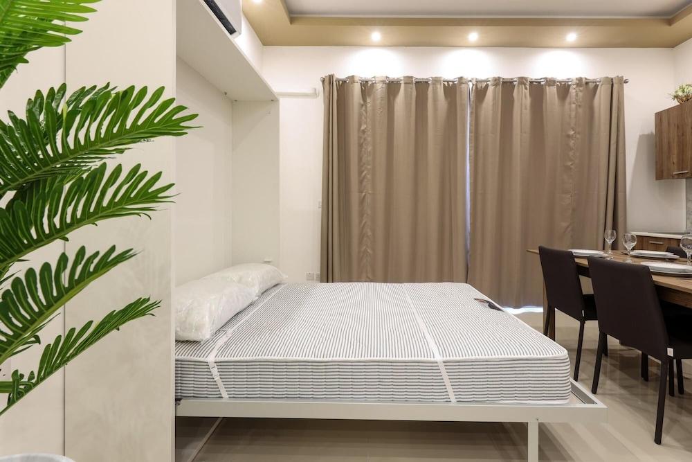 Luxurious Duplex Seafront Apt w Amazing Sea Views