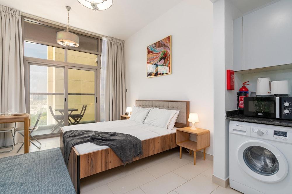 Lux BnB Studio Al Furjan