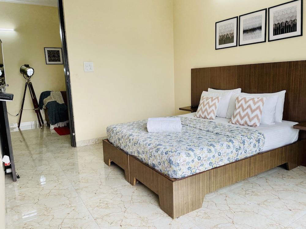 Olive Service Apartment Near Artemis