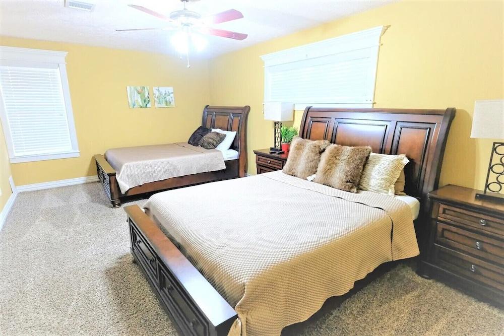 5Bdrm 3.5Bath 8Beds - Up to 16 Guest