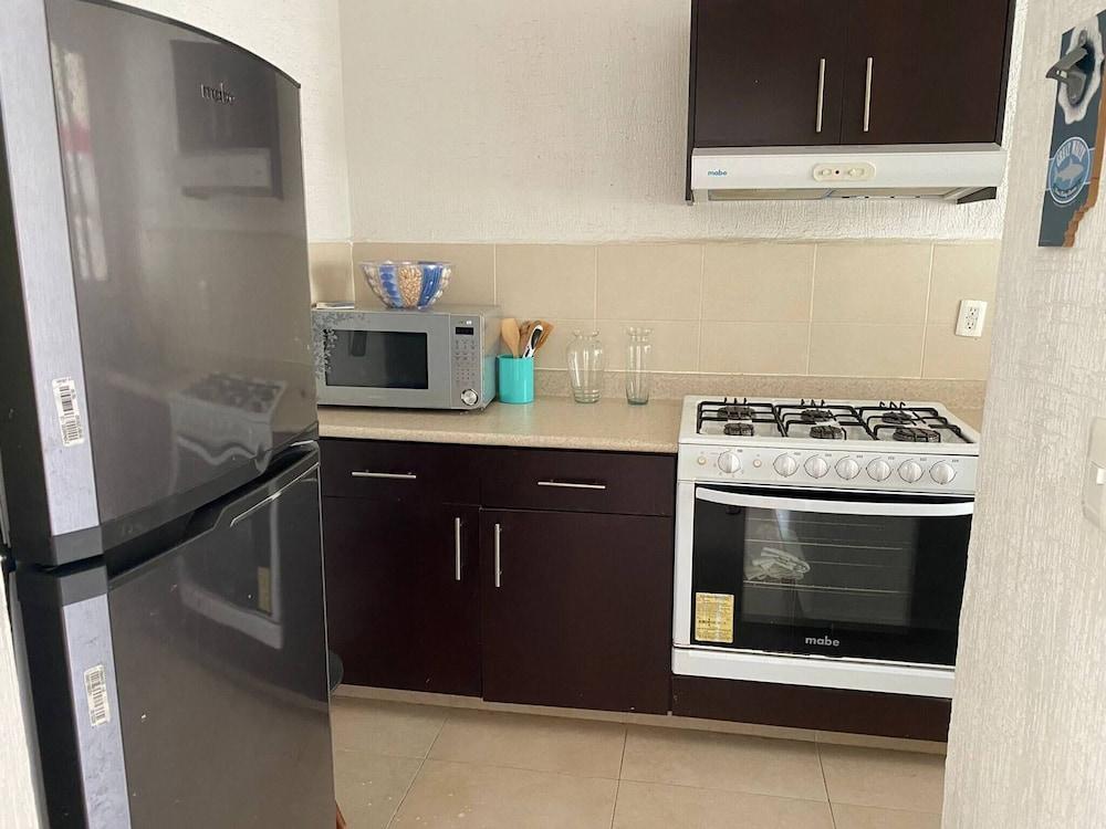 Lovely Third Floor3 Bedroom2 Bath Condo With Pool