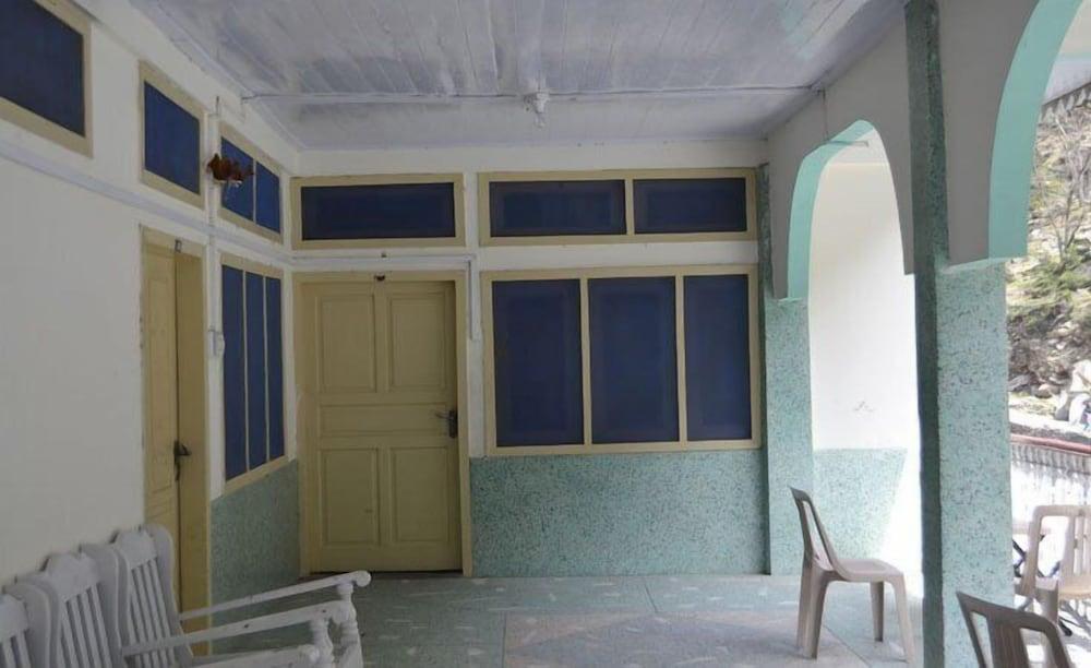 Bolan Continental Hotel