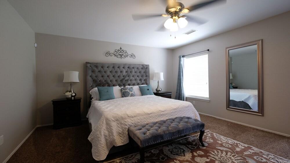 6Bdrm 3.5Bath 10Beds - GRAND TEXAS SIZED