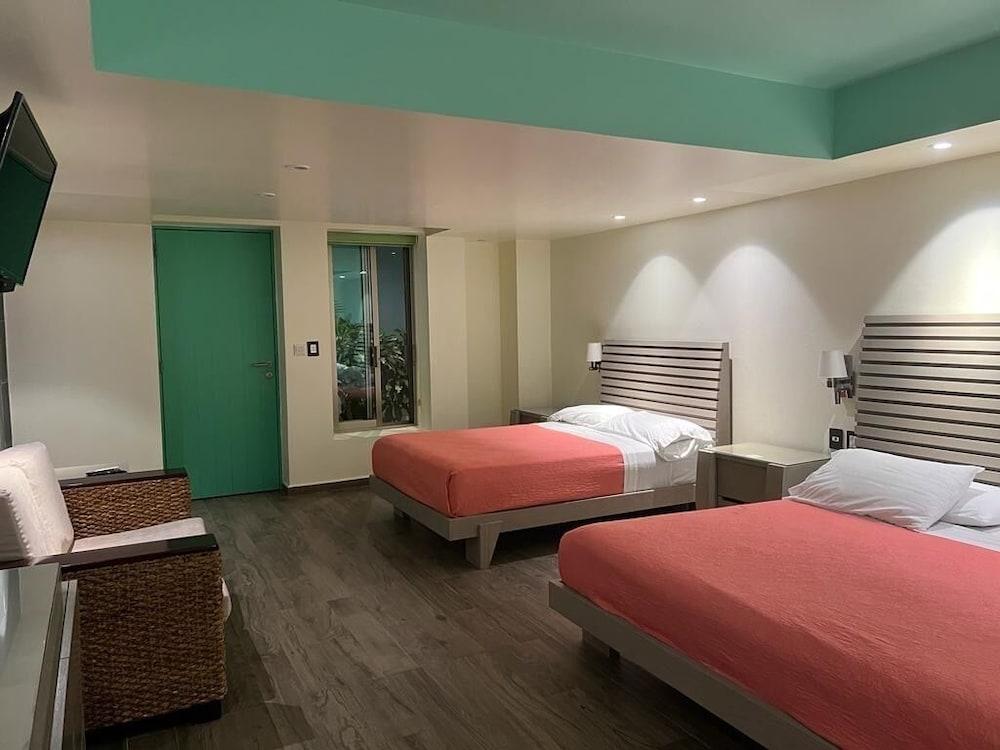 Hotel Villas Maria Isabel