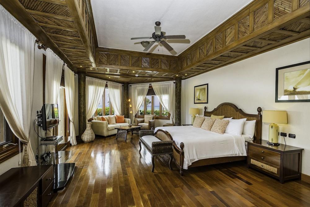 Two Ocean View Caleton Villas in CapCana