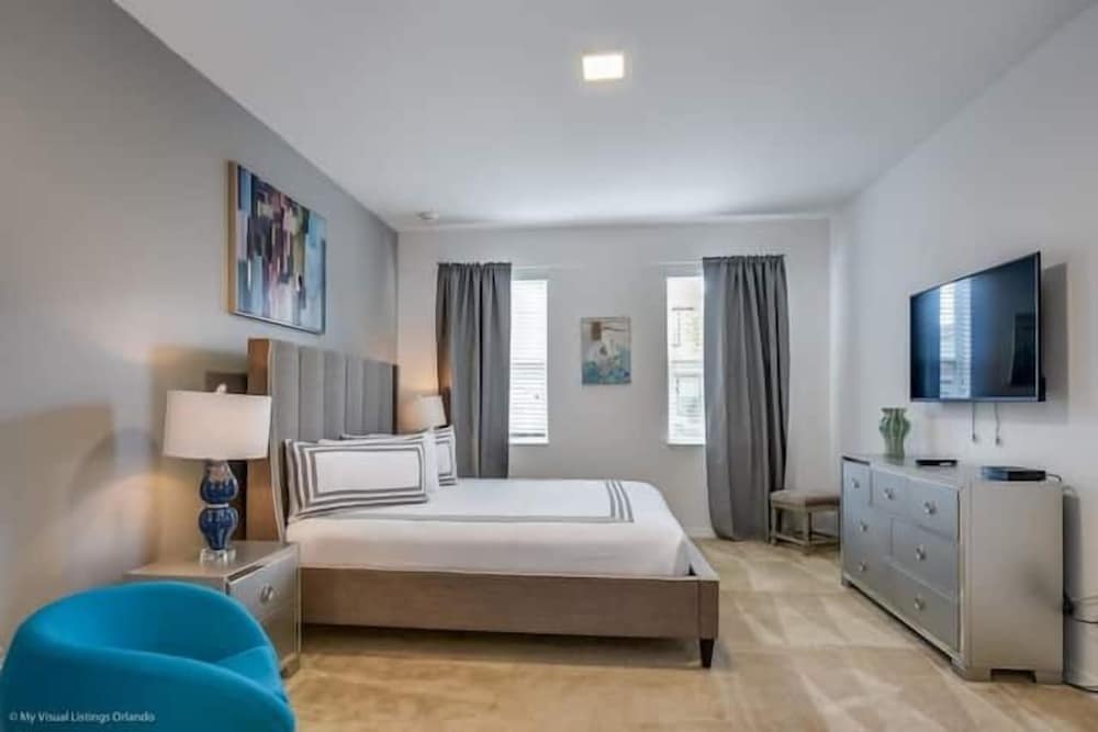 7013 OS - Solterra - Luxury 14 Bed Villa With Private Pool