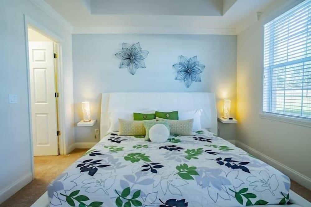 7521 MD - Reunion - Fantastic 3Bd Condo