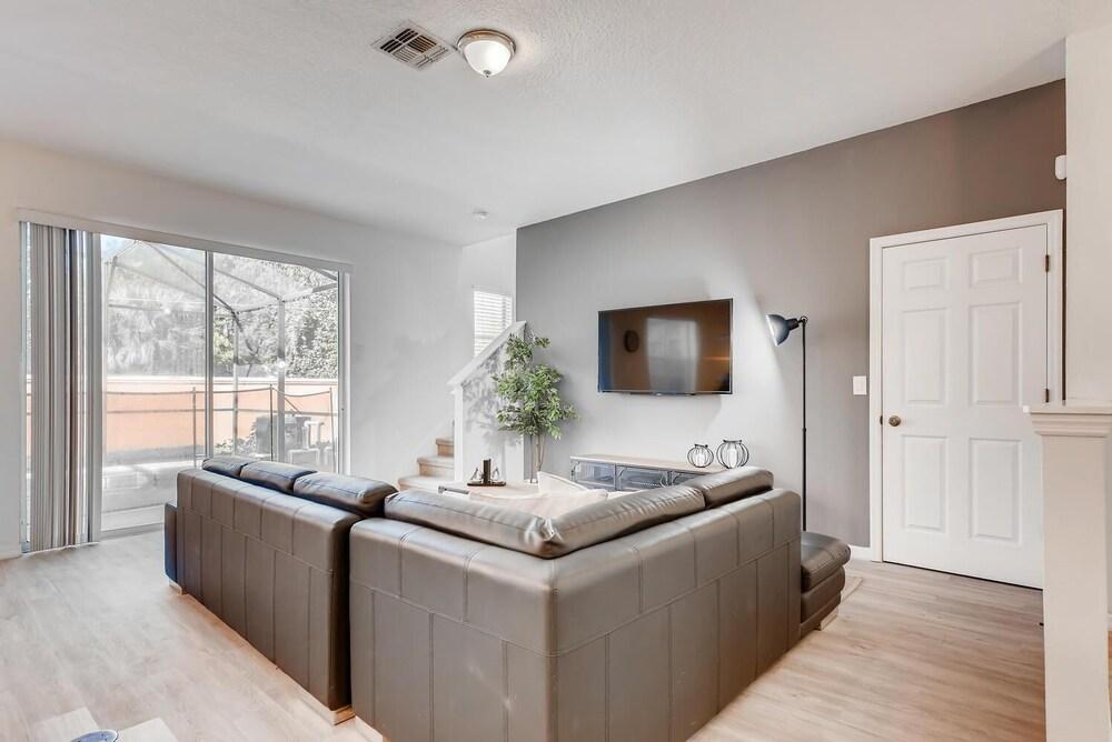 750 LF - Bella Vida - Great 4 Beds Townhome