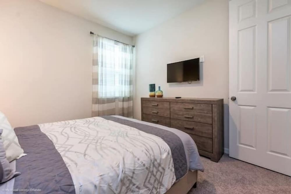 1845 SP - Solara - 7 Bdr Sleeps 14 Private Pool