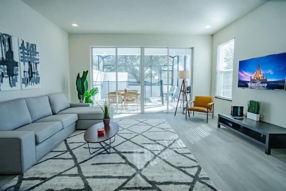 17510 HF - Hidden Forest - Modern 4BR Th-private Pool/bbq