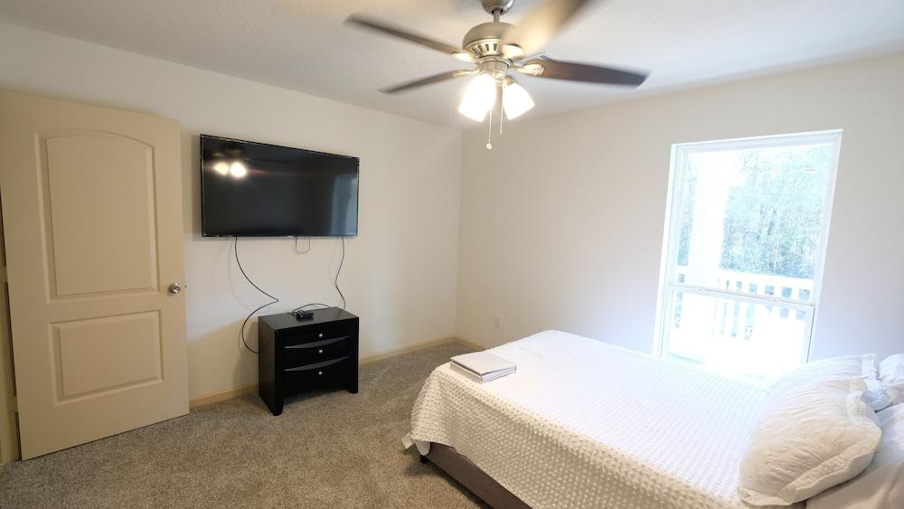 6Bdrm 4Bath 12Beds - Vacation Pool House