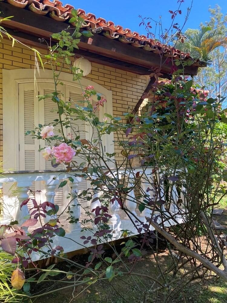 Village Colonial Hotel