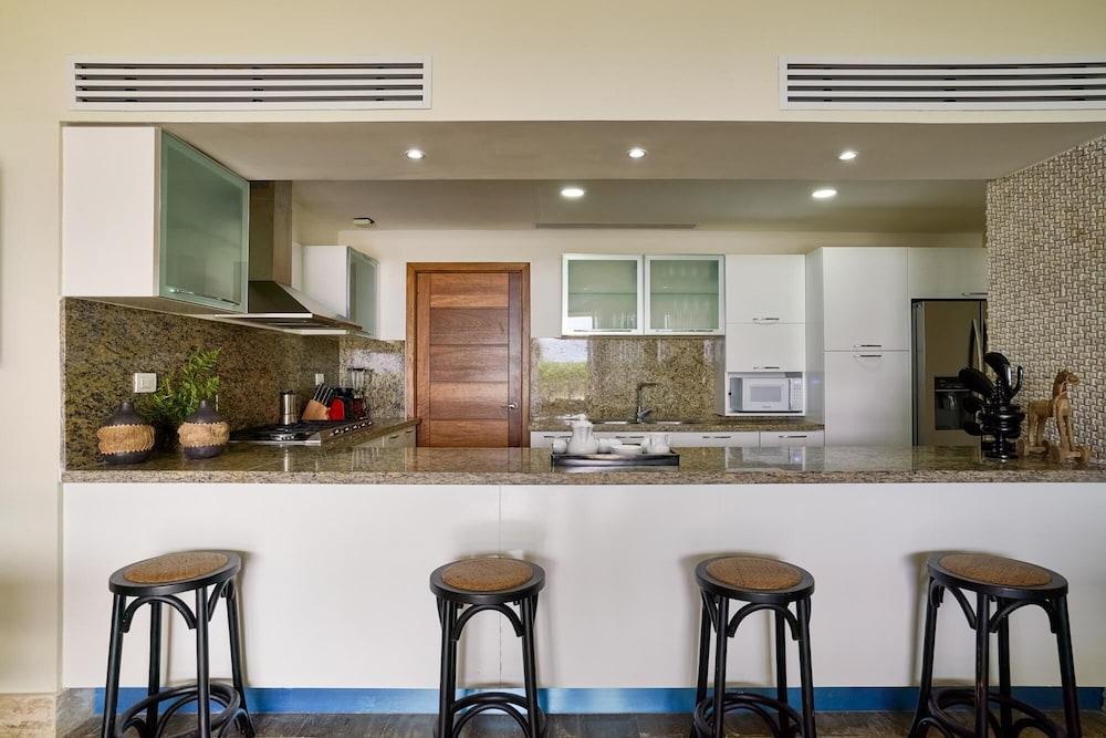 Luxury Beachfront Condo A-101