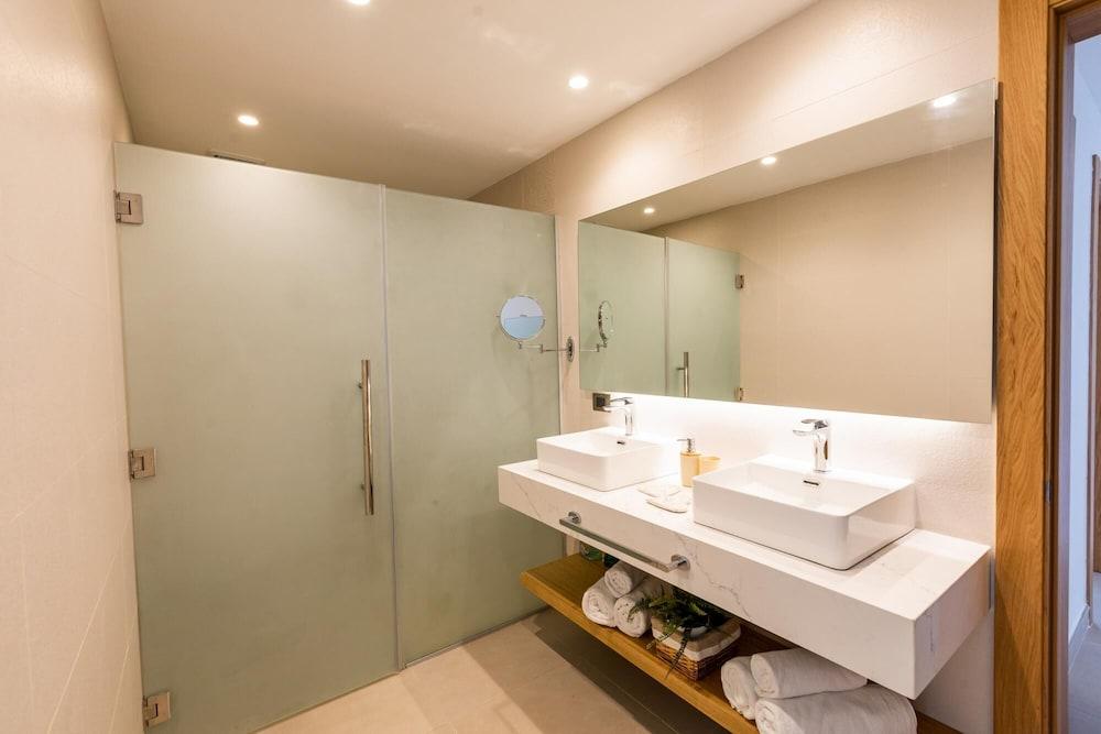 Spectacular Ocean Views Apartment CA C-201