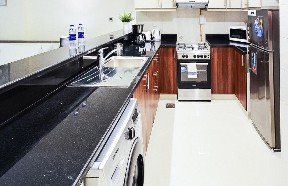 KOHH – Studio in Reef Residence