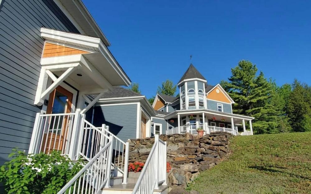 Au Sommet du Lac Magog