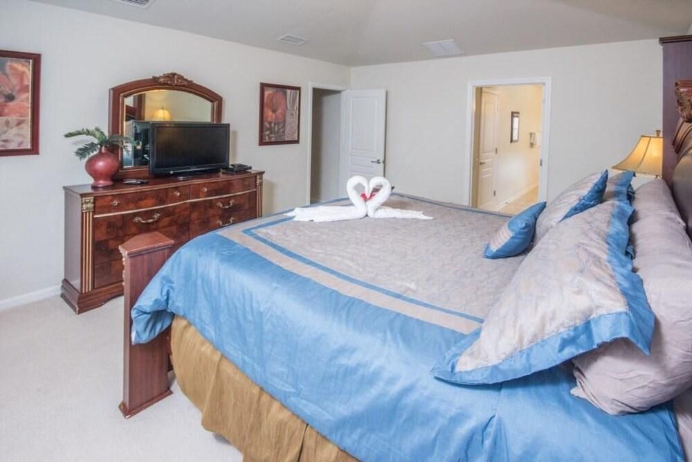 Mark's Windsor Hills Vacation Home