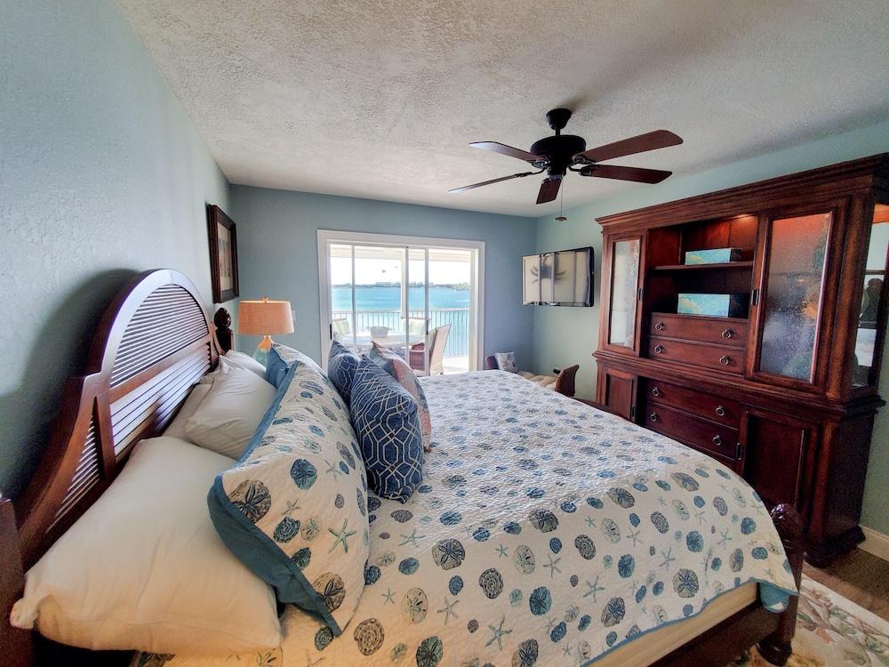 Alan's Hickory Bay West Condo