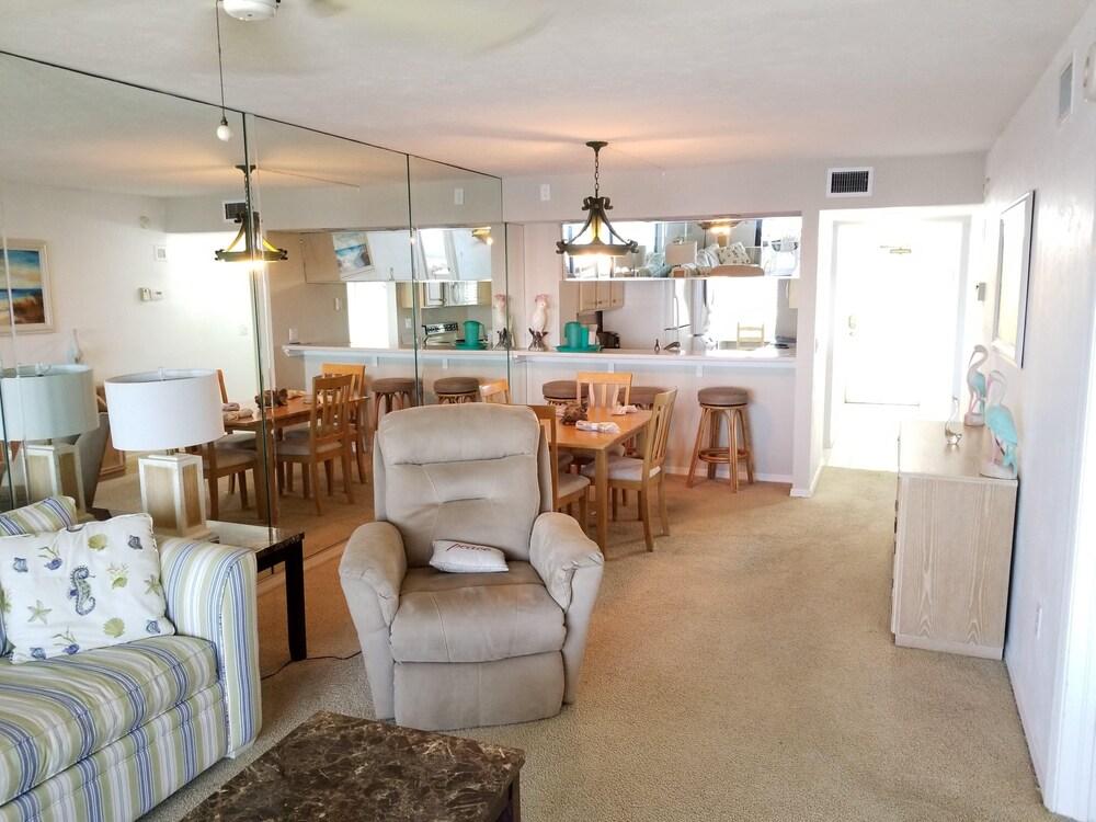 Riviera Club 1103 - 2 Week