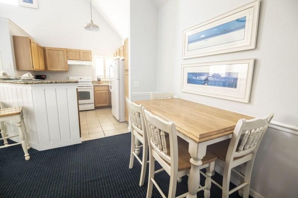 Peaceful Runaway Beach Condo