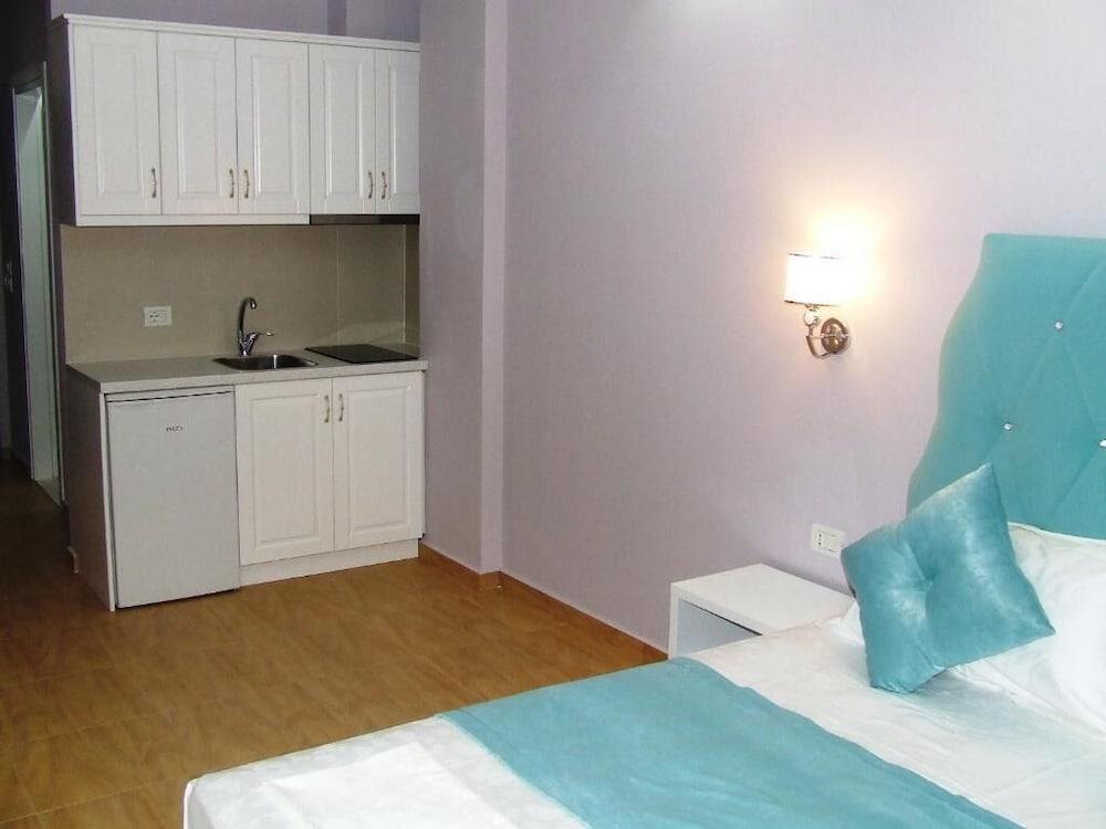 Apartments Flower Residence