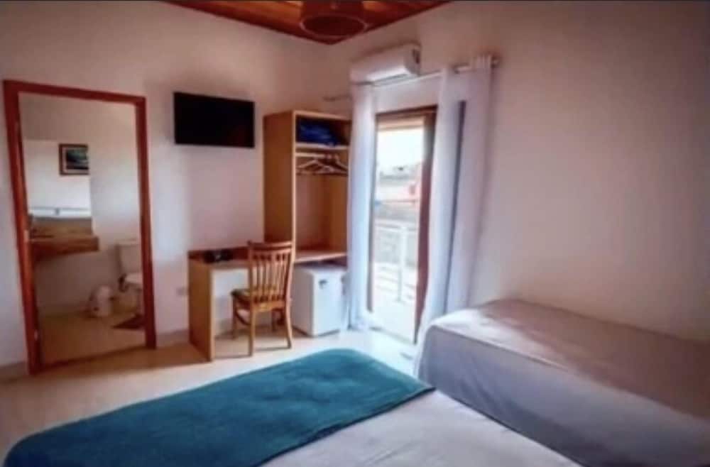 Mar Egeu Arte & Pouso