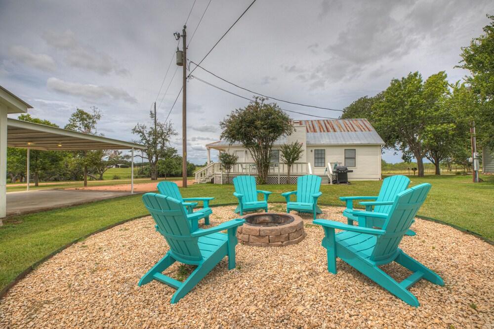 Gorgeous Home on Wine Trail w/ Fire Pit!