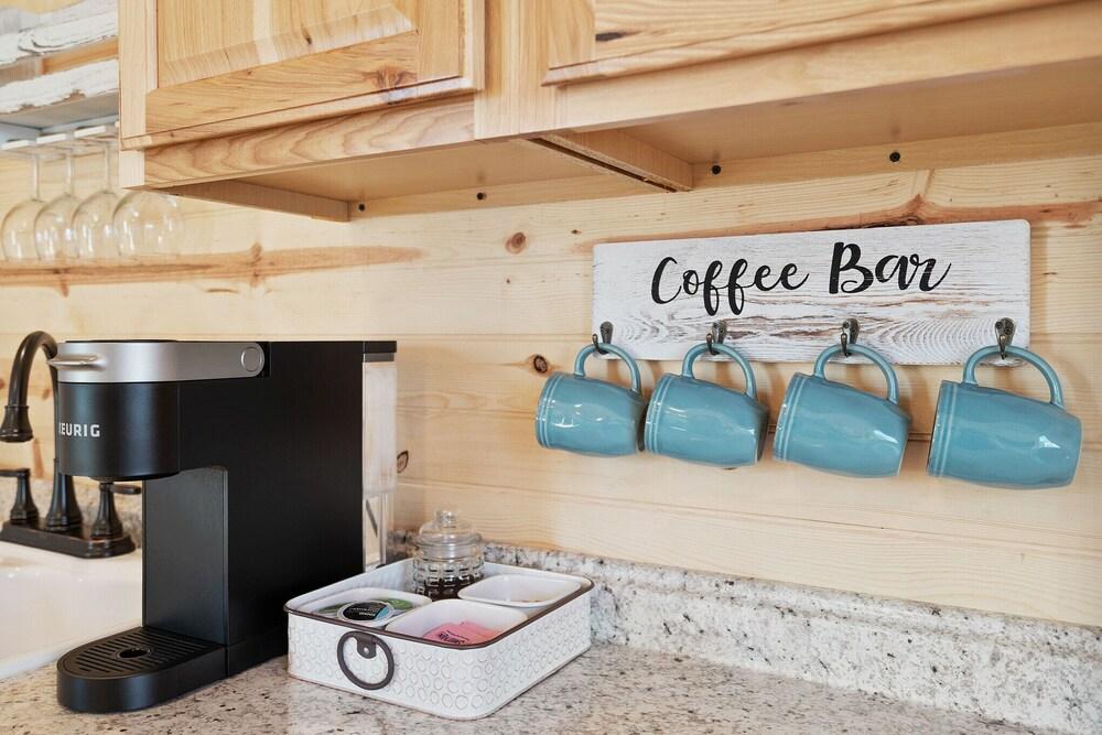 Stunning Cabin Right on Main St!