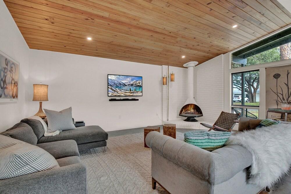 Luxury Home Just 2blcks From Main St!