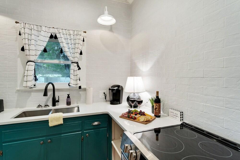 Stunning Home With Firepit Just 5min From Wineries