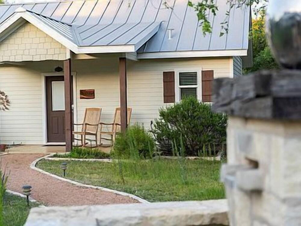 Luxury Cottage W/views-fireplace-spa Bath