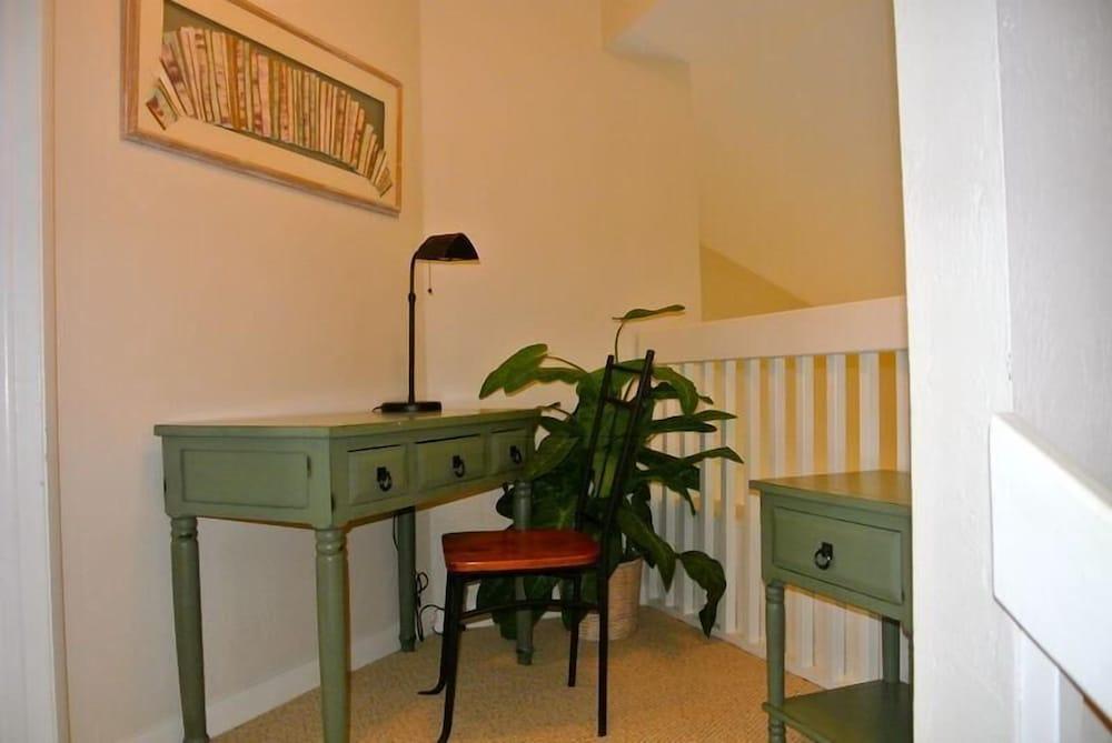 Deborah's Santa Maria Harbor Condo