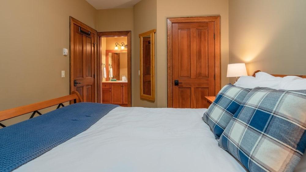 Mountain Time-spacious, Private Hot Tub,great View