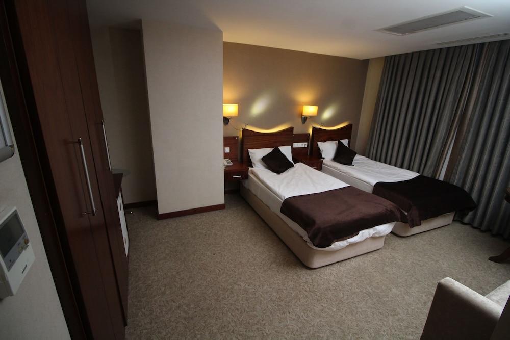 Vali Erdogan Konuk Evi Hitit Otel