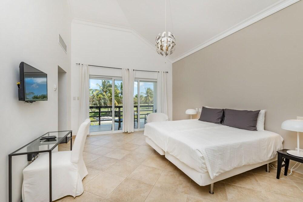 Luxury Villas in Cocotal for Large Group