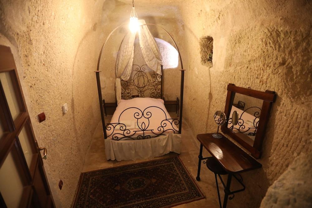 King Apart by Travellers