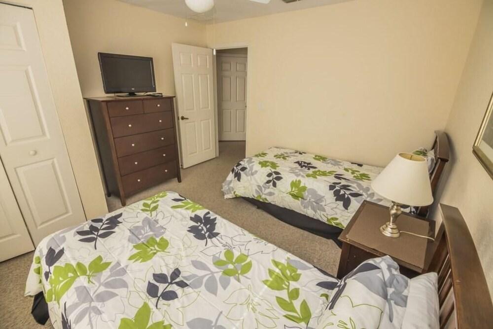 Lin's Villas at Seven Dwarfs Condo